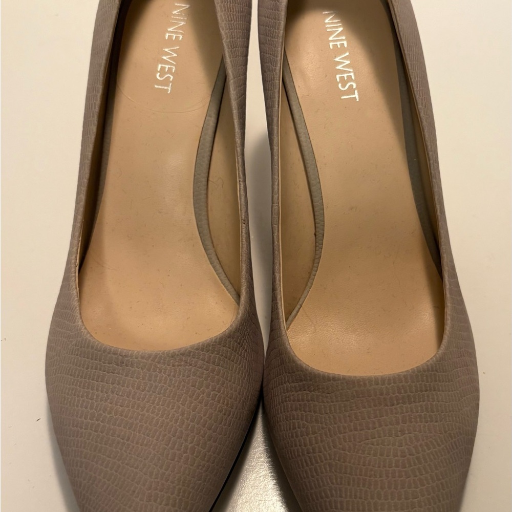 Nine West Women's Gray Textured Heels
